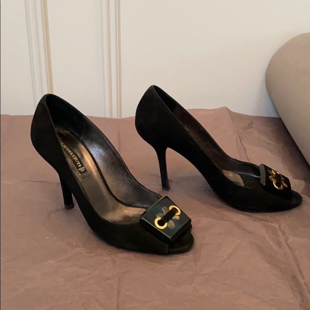 Claudia Ciuti Suede peep toe pumps